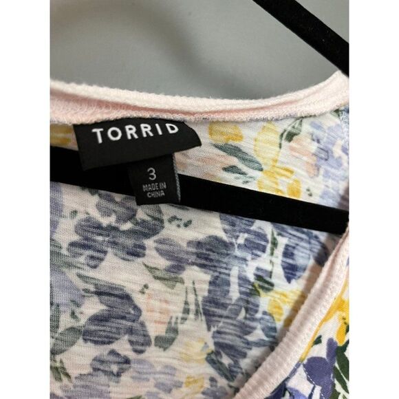 Torrid size 3 3x floral short sleeve top shirt - Picture 2 of 5